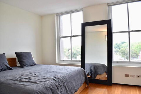 New York Loft Style Flat In Surry Hills - Hotel Gold Coast 2