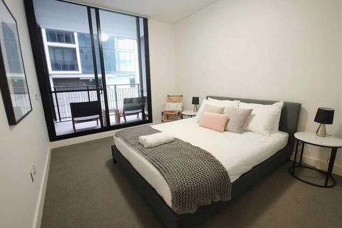 Luxury 1 Bedroom 1 Study With 1 Parking - Hotel Gold Coast 3