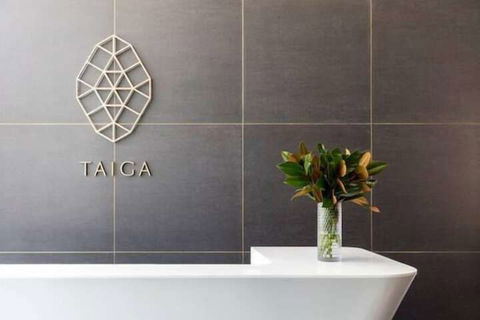 Luxury 1 Bedroom 1 Study With 1 Parking - Hotel Gold Coast 7