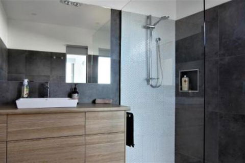 BEACHHOUSE BINALONG Luxury Waterfront Holiday House At Bay Of Fires - Hotel Gold Coast 1