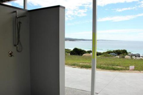 BEACHHOUSE BINALONG Luxury Waterfront Holiday House At Bay Of Fires - Hotel Gold Coast 0