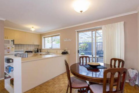 PERFECT On PYMBLE AVE - Hotel Gold Coast 3