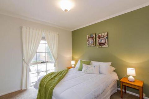 PERFECT On PYMBLE AVE - Hotel Gold Coast 5