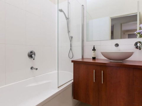 SEAVIEWS MORNINGTON.... - Hotel Gold Coast 4