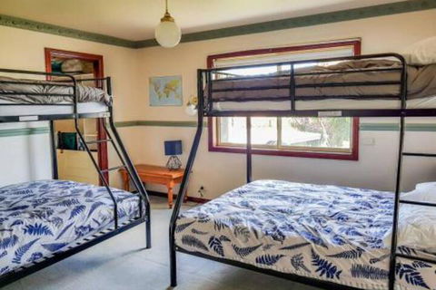 GUMS & ROSES Family Home In The Heart Of Town. - Hotel Gold Coast 1