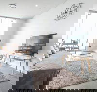 Home With Convenient Location Close to Traincbd - Hotel Gold Coast
