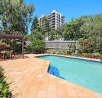 Eastbourne U6 80 Esplanade. Golden Beach - Hotel Gold Coast