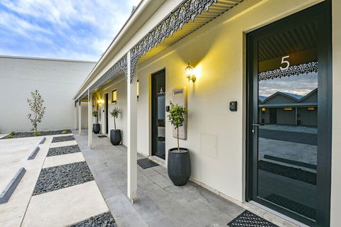Aloha Central Premium Studios - Hotel Gold Coast 1