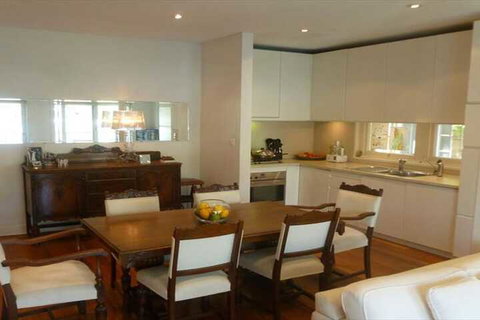 Waterfront Kirribilli Apartment NS181 - Hotel Gold Coast 3