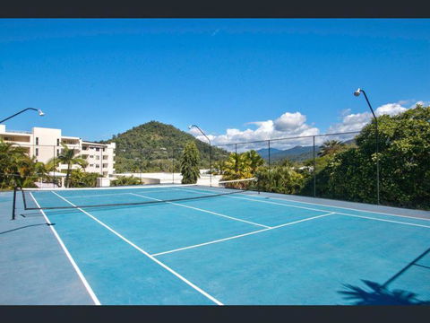 Absolute Beachfront With Million Dollar Views - Hotel Gold Coast 5