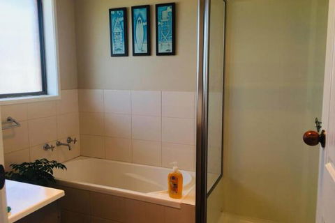 QUEEN BEDROOM FRIENDLY HOME PORTLAND - Hotel Gold Coast 3