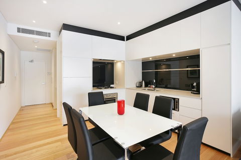 New York On Riley - Hotel Gold Coast 3