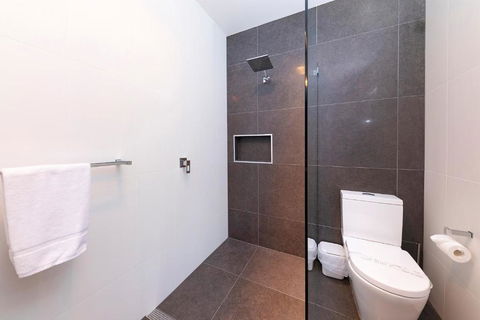 Surfmist - Hotel Gold Coast 6