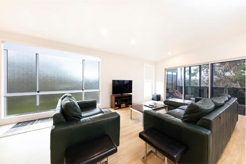 Surfmist - Hotel Gold Coast 2