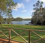 Berrara Lagoon Front Chalet - Hotel Gold Coast