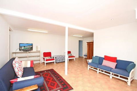 25 Goongilla Street Yaroomba 500 BOND - Hotel Gold Coast 5