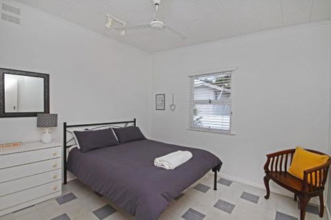 25 Goongilla Street Yaroomba 500 BOND - Hotel Gold Coast 2