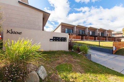 Khione 6 - Modern 2 Bedroom Townhouse - Hotel Gold Coast 0