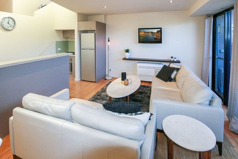 Khione 6 - Modern 2 Bedroom Townhouse - Hotel Gold Coast 6