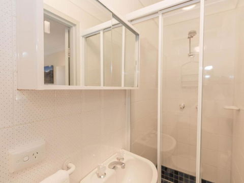 Lakeside 3 / 37 Cobbon Crescent - Hotel Gold Coast 3
