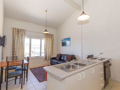 Razorback 12 / 1 Gippsland Street - Hotel Gold Coast 1