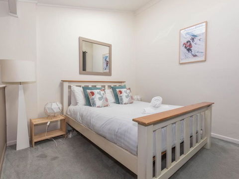 Razorback 13 / 1 Gippsland Street - Hotel Gold Coast 5