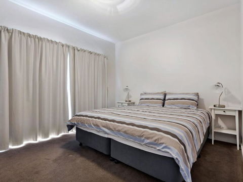 Stenmark 5 / 3 Poley Cow Lane - Hotel Gold Coast 3