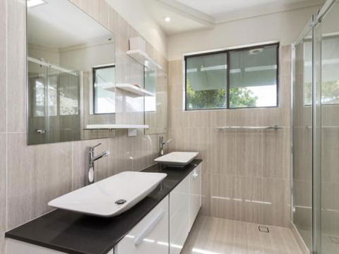 Acutterbove - Hotel Gold Coast 5