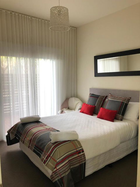 Exclusive Anglesea River Beach Apartment - Hotel Gold Coast 3