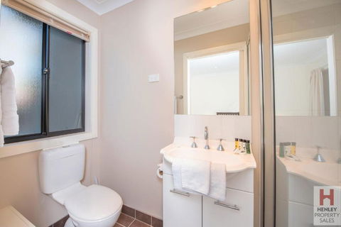 Maison Noir 2 Well Appointed Modern Accommodation With Mountain Views - Hotel Gold Coast 1