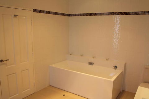 Gundaroo Manor Bed & Breakfast - Hotel Gold Coast 2