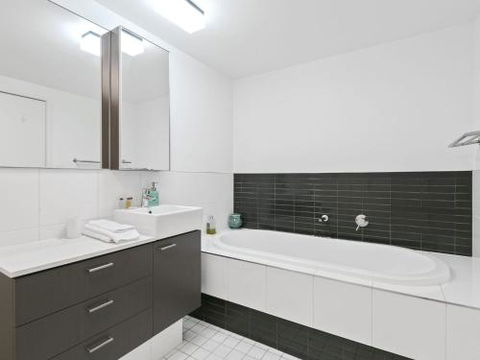 LORNE CHALET APARTMENT 36 Central Location - Hotel Gold Coast 2