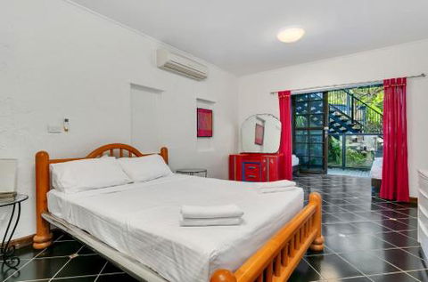 SANTORINIatPALM COVE - Hotel Gold Coast 5