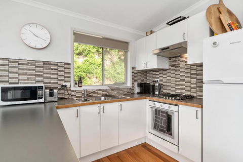 BADENOCH - Hotel Gold Coast 5