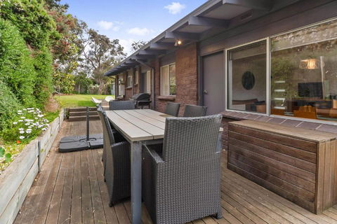 BADENOCH - Hotel Gold Coast 6