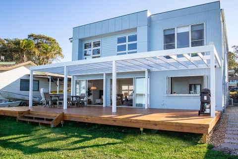 Tranquility Absolute Waterfront Pet Friendly 10 Mins To Hyams Beach - Hotel Gold Coast 5