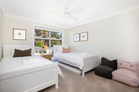 Tranquility Absolute Waterfront Pet Friendly 10 Mins To Hyams Beach - Hotel Gold Coast 4