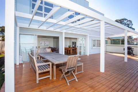 Tranquility Absolute Waterfront Pet Friendly 10 Mins To Hyams Beach - Hotel Gold Coast 6