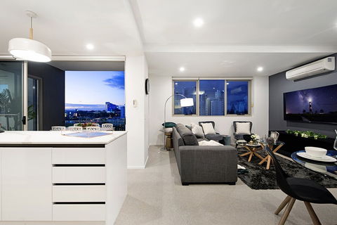 NEO Apartments Holidays Gold Coast - Hotel Gold Coast 2
