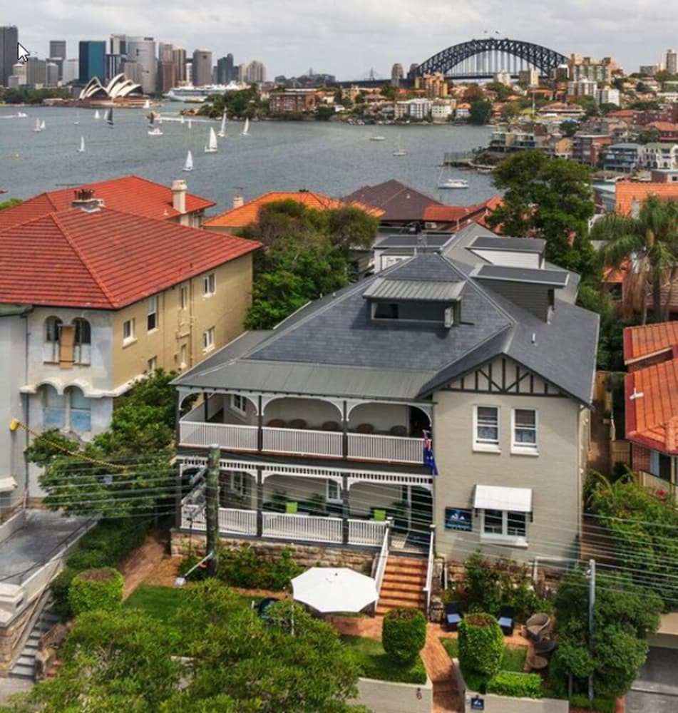 Cremorne Point NSW Hotel Gold Coast