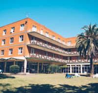 Greenwich Village Accommodation Hostel - Hotel Gold Coast