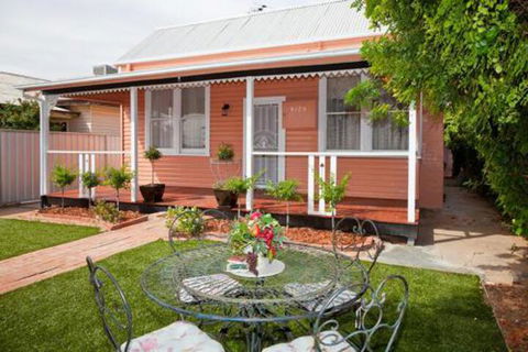 Pammys Palace - Hotel Gold Coast 0