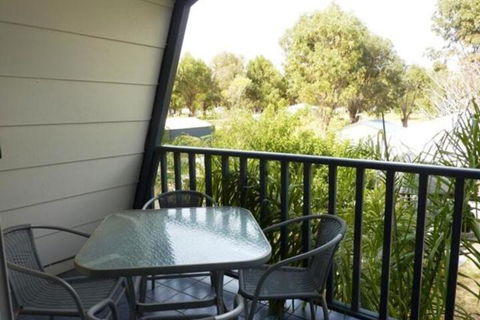 The Doo Drop Inn - Hotel Gold Coast 2