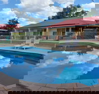 Emerald Explorers Inn - Hotel Gold Coast