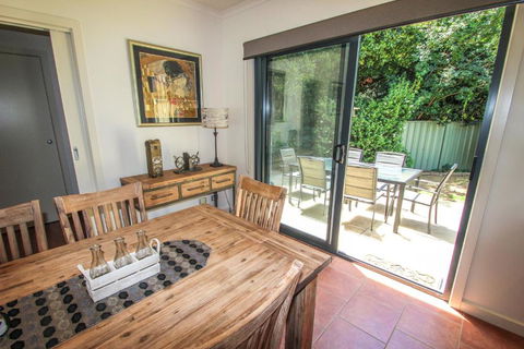 Avignon In Bright - Hotel Gold Coast 4