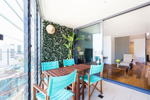 RIVER, 1BDR Melbourne Apartment - Hotel Gold Coast 6