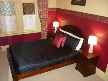 Triune House Bed & Breakfast - Hotel Gold Coast 1