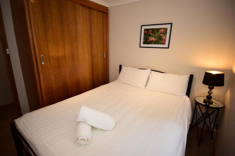 Mowamba D1 - Hotel Gold Coast 1