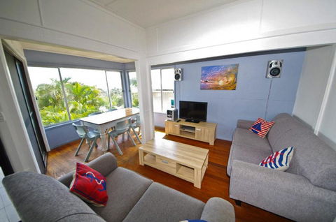 Apollo 1 9 Hodgson Street - Hotel Gold Coast 1