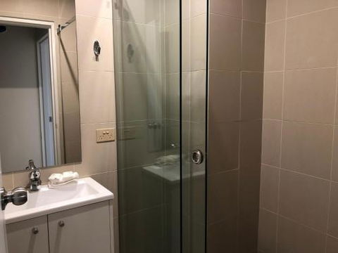 Kirwan 22 - Hotel Gold Coast 5